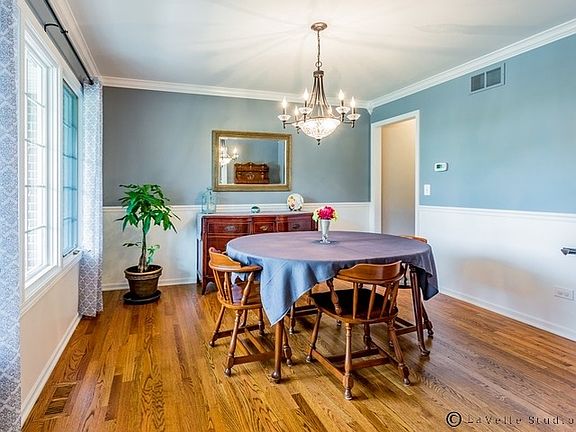 3rd image of 10455 Sutton Dale Ln