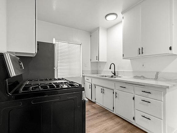 5th image of 3862 S Potomac Ave #12