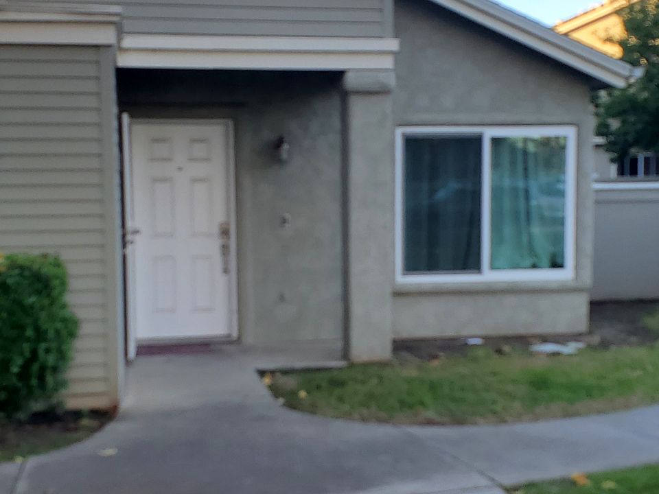 1st image of 220 E Grant St