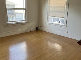 420 26th St #4, Oakland, CA 94612