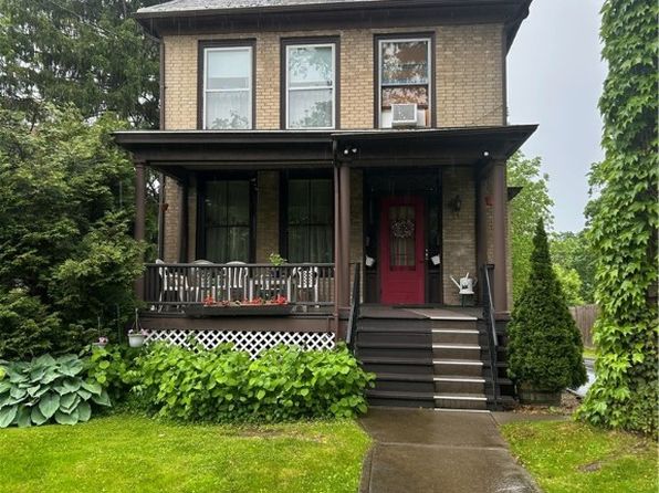 32 Lake Ave