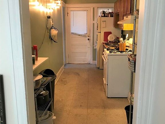 2nd image of 4002 Warwick Blvd APT 3S