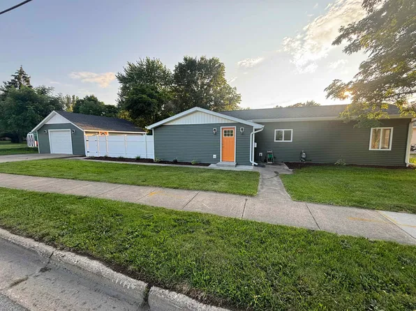 916 E King St, Owosso, MI 48867