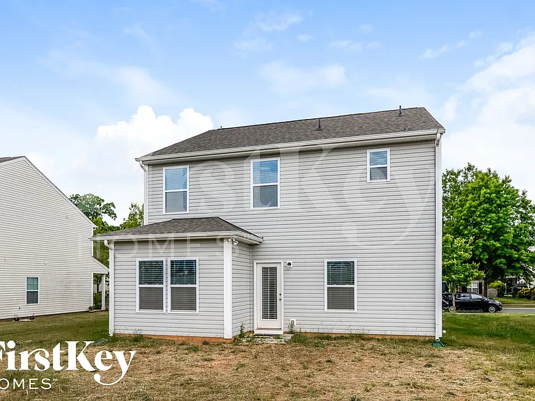 812 Southridge Dr — Photo 15