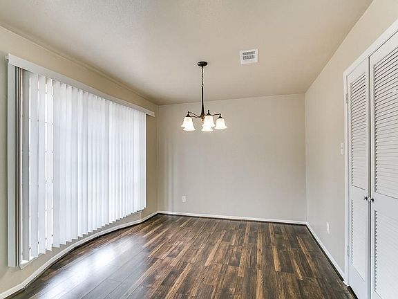 4th image of 15803 Oakendell Dr