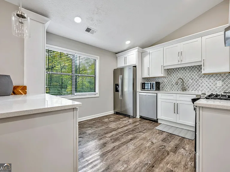 1440 Glynn Oaks Dr SW — Photo 9