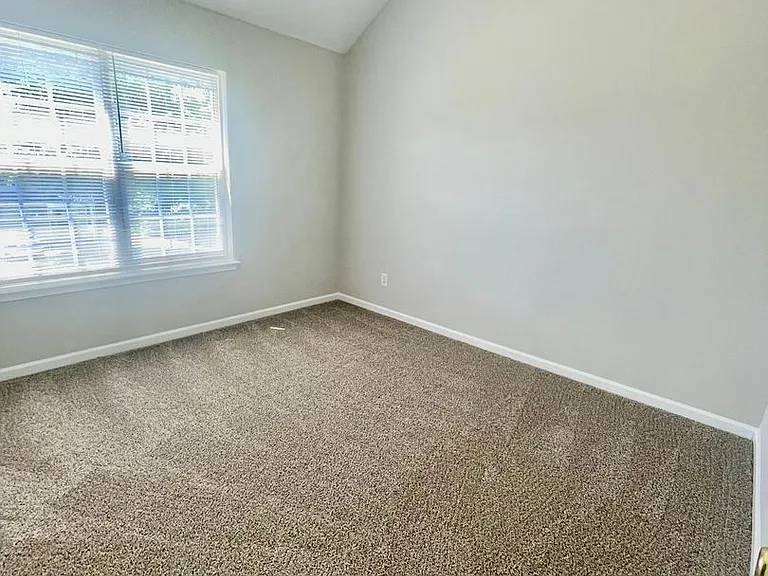2423 Sunset Oaks Dr — Photo 8