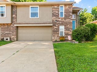 225 E Camino St, Springfield, MO 65810