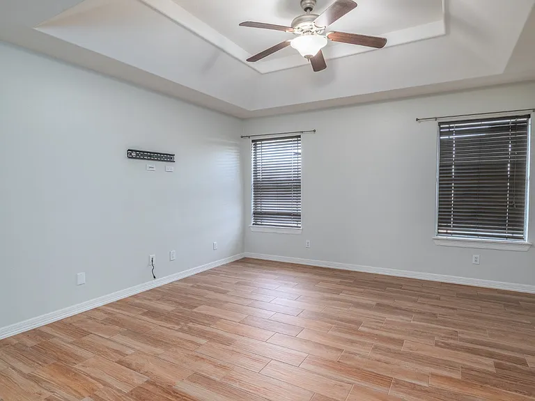 3818 Oregon Dr — Photo 7