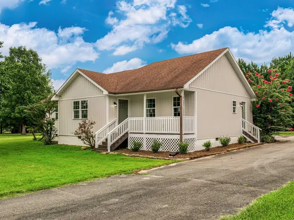 106 Rosewood Ln, Rainsville, AL 35986