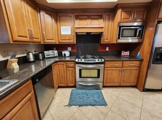 3425 Valencia Hill Dr, Riverside, CA 92507