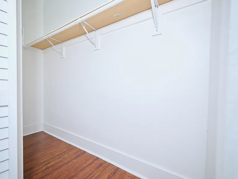 Valencia Village Lofts — Photo 6