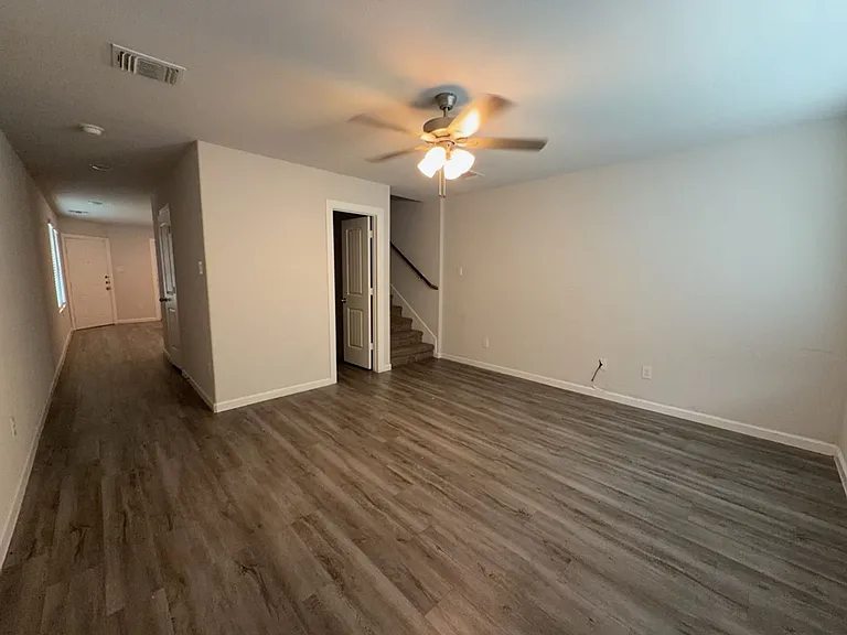 501 Hines Ave — Photo 13
