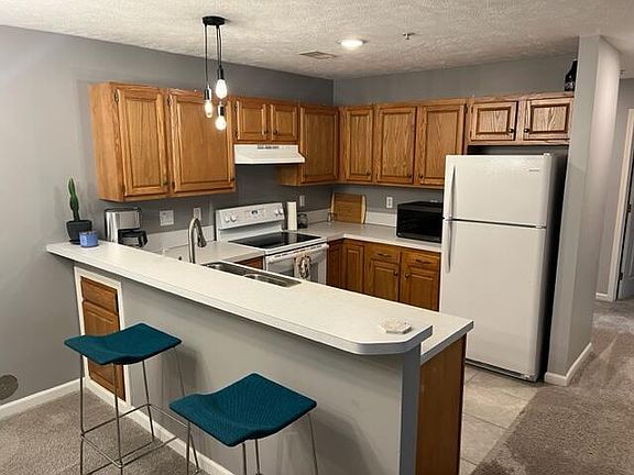 5th image of 6547 Clover Ct SE #192