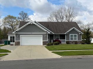 2148 Ferguson Dr, Bay City, MI 48706