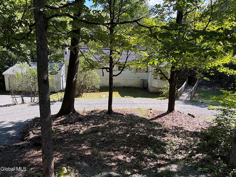2nd image of 98 Red Pond Road