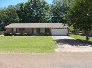 691 W Monroe St, Grenada, MS 38901
