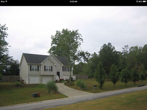 Spacious Front-Yard