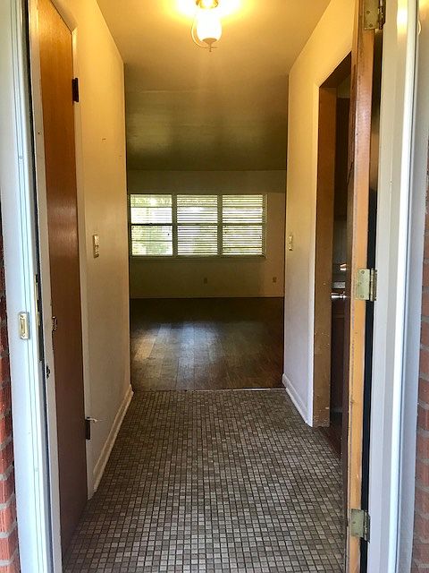 1st image of 611 Will Rogers Dr