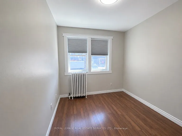 186 Spadina Rd #MAIN FLOOR — Photo 11