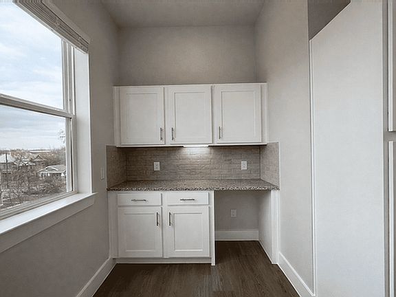 3rd image of 1713 N Pine St #2301