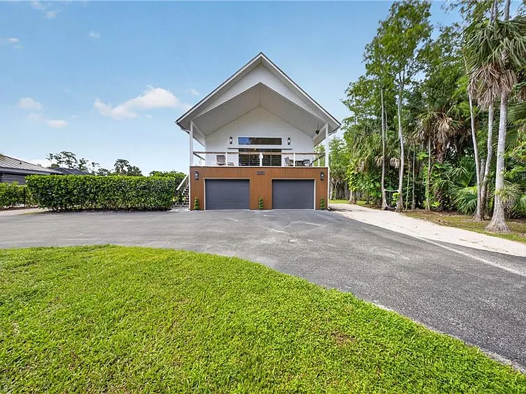 5191 Coral Wood Dr — Photo 2