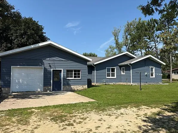 306 N Brush St, Lawler, IA 52154