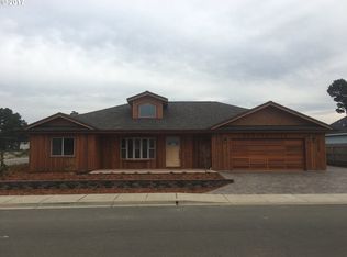 2603 Cascara Ave, Bandon, OR 97411