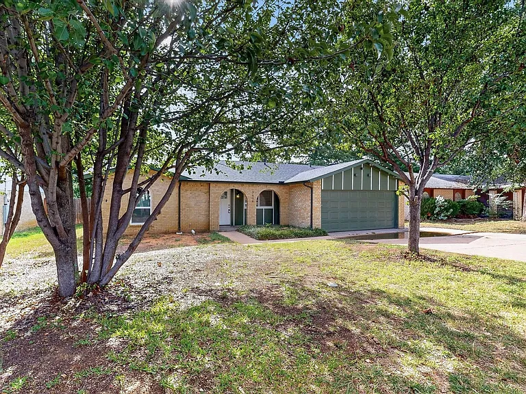 2606 Hilldale Blvd — Photo 5