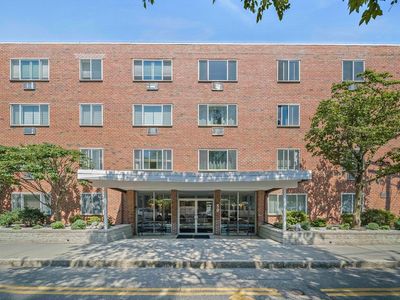 50 Green St APT 108, Brookline, MA, 02446
