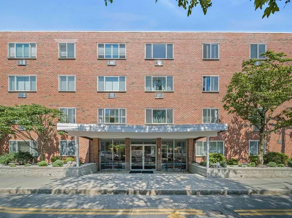 50 Green St APT 108, Brookline, MA 02446