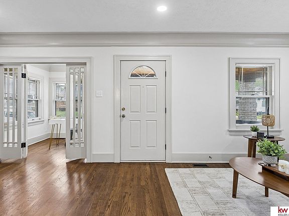 5th image of 2859 Newport Ave