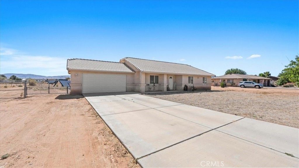15535 Erie Rd, Apple Valley, CA - View 2