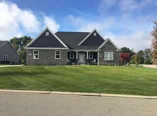 16452 Silver Landings, Fenton, MI 48430