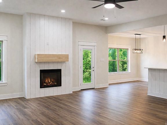 4th image of 1209 E Carmichael Rd