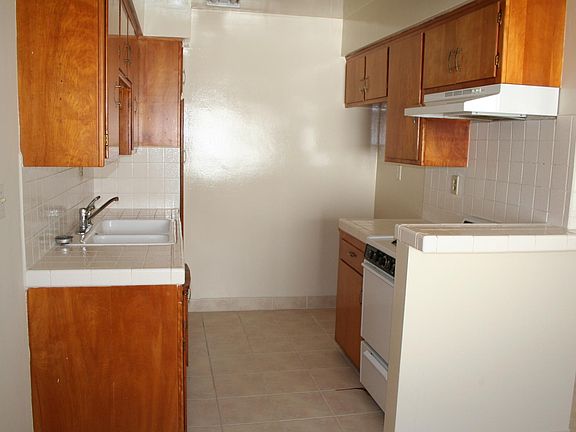 2nd image of 4244 Lakewood Blvd #3