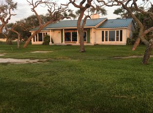 102 Lamar Beach Rd, Rockport, TX 78382