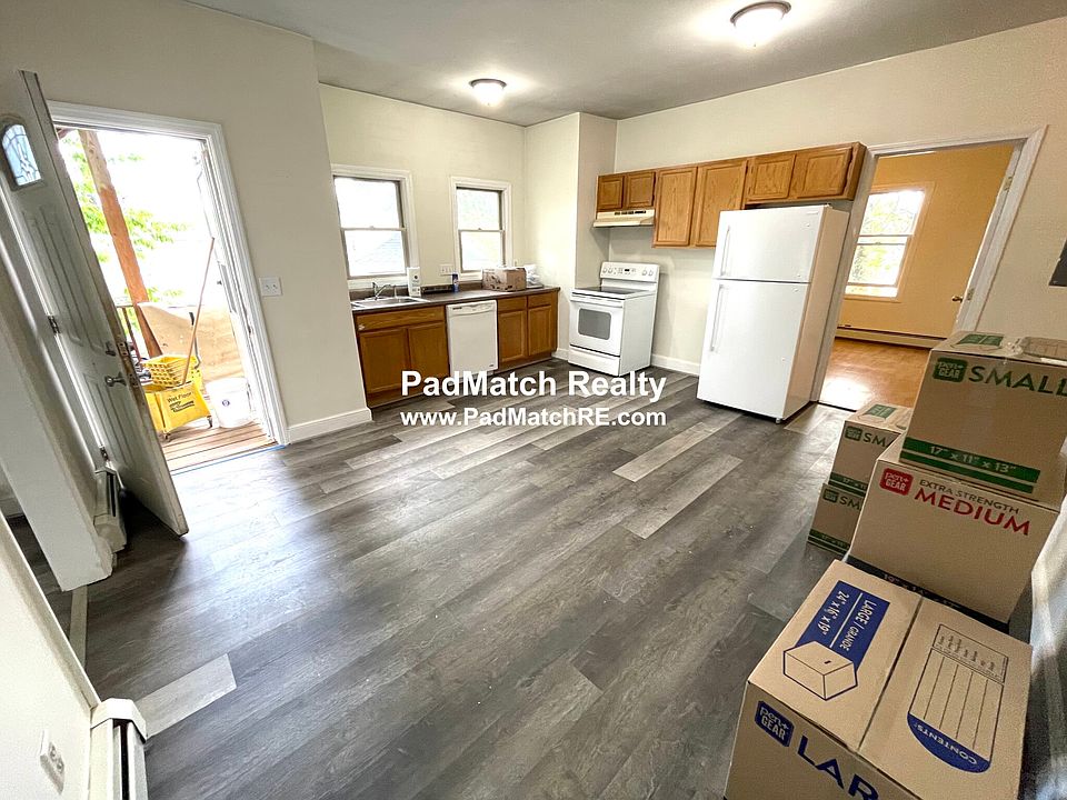 Eat-in-Kitchen
