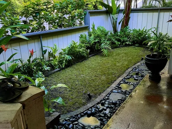 645 Mananai Pl, Honolulu, HI 96818