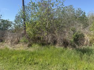 1 W Bayshore Rd, Anahuac, TX 77514