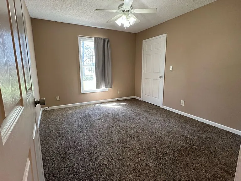 102 E Spring St — Photo 12