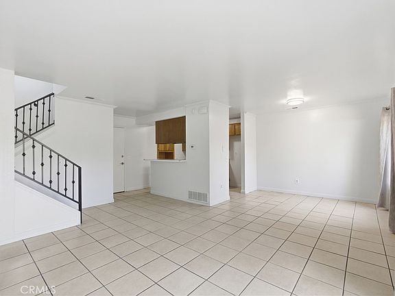 3rd image of 4801 Jackson St Unit B