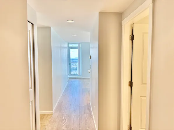 6700 Dunblane Ave #3301, Burnaby, BC V5H 0J3