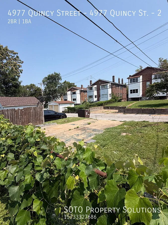 "Charming 2-Bedroom Duplex in Vibrant St. Louis Neighborhood!" — Photo 3