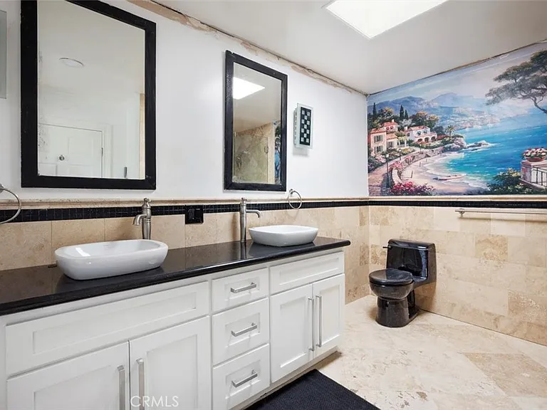 905 Dickson St #1 — Photo 21