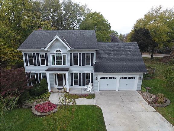 2nd image of 424 Camelot Dr