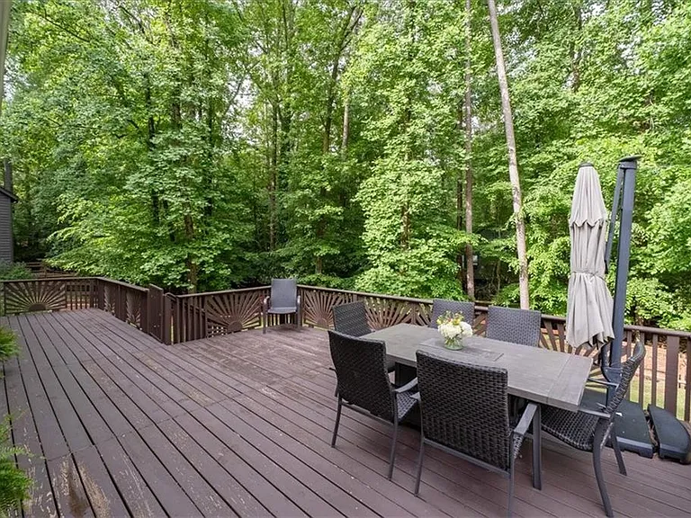 9470 Hillside Dr — Photo 2