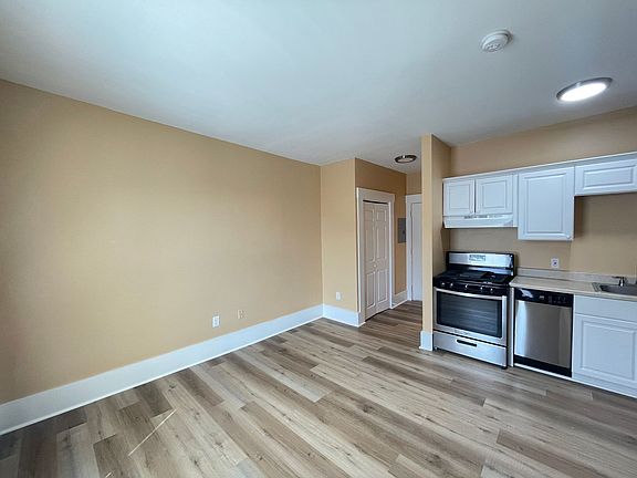 3rd image of 46 Glass St APT 5