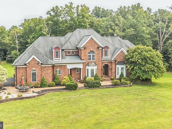 3rd image of 12345 Meadowland Ln