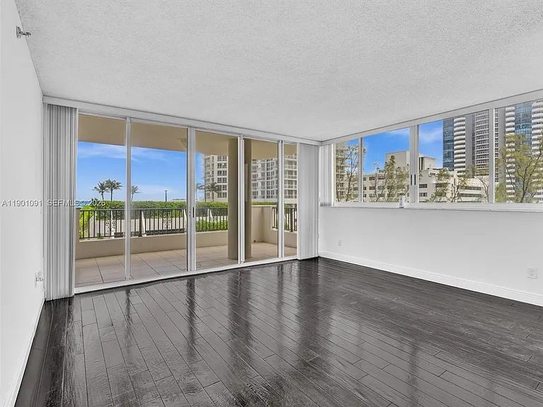 6422 Collins Ave #701 — Photo 38
